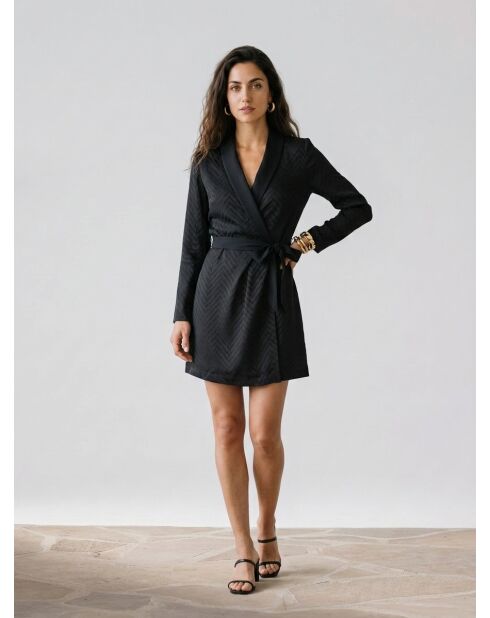 Schwarzes langärmliges Kurzkleid