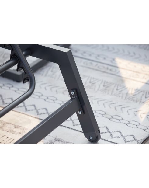 Lot de 2 transats et une table d'appoint Nelina gris et noir - 3 pièces