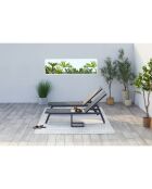 Lot de 2 transats et une table d'appoint Nelina noir - 3 pièces