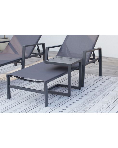 Lot de 2 transats et une table d'appoint Parivo gris - 3 pièces