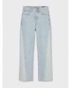 Hellblaue Boyfriend-Jeans mit kurzen Nähten