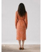 Langes Kleid mit orangefarbenem Aufdruck