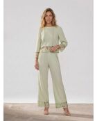 Mandelgrüne Tevy-Bluse
