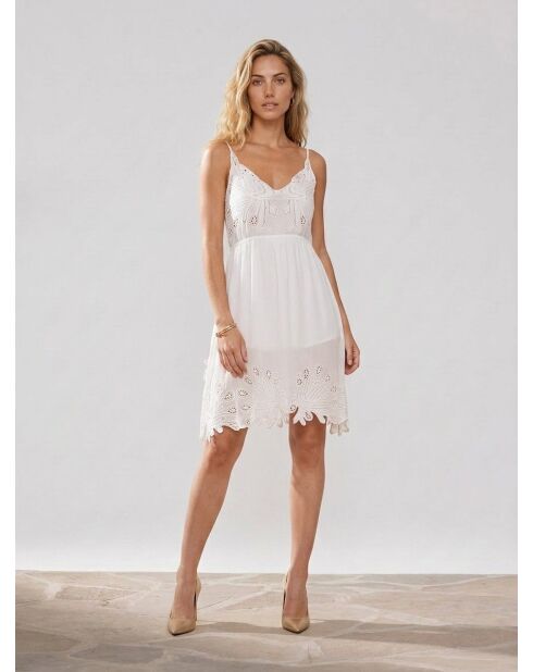 Vestido blanco bordado