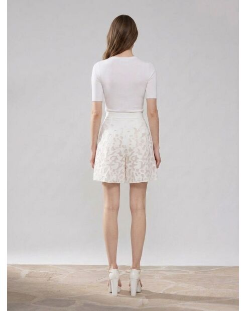 Weiße, strukturierte Shorts mit kontrastierendem Fantasy-Print