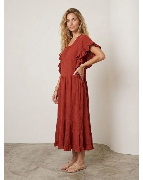 Langes Kleid mit Backsteinrüschen