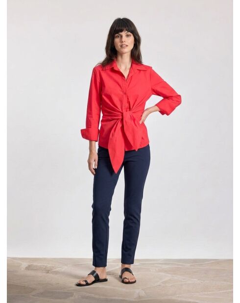 Rote Soka-Bluse