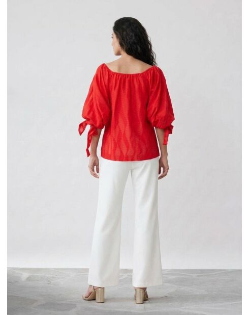 Rote, strukturierte Bluse mit Puffärmeln