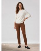 Gerly Taillierte Jeans aus haselnussfarbenem Baumwollsegeltuch