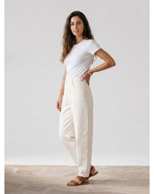 Ecrufarbene Bananenjeans