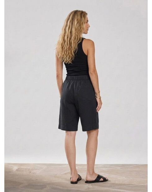 Zwarte bermuda's met elastische taille en soepele pasvorm