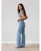 Hellblaue Flare-Jeans