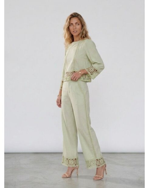 Mandelgrüne Tevy-Bluse