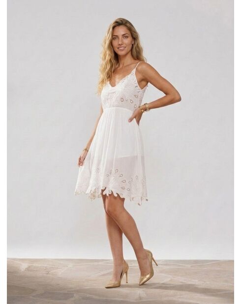 Vestido blanco bordado