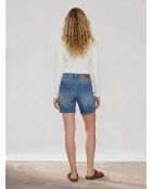 Blaue Jeansshorts, getragen für Jungen