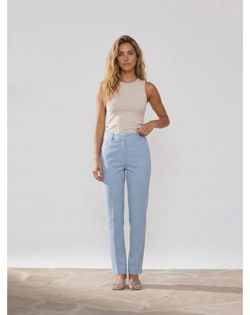 Pantalones chinos azul claro