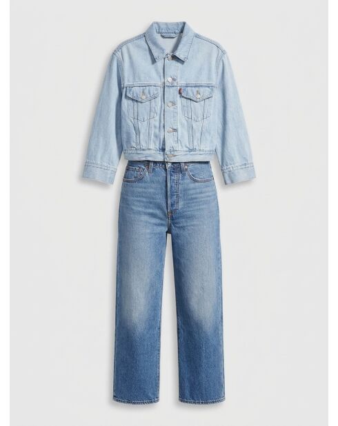 Blaue Jeansjacke mit kurzen Ärmeln