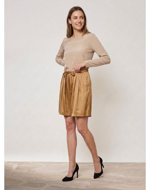 Pantalones cortos plisados en oro 100% seda