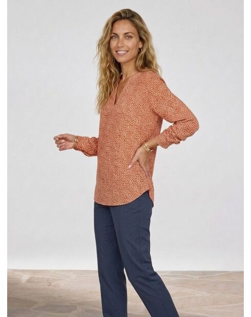 Camisa naranja con estampado de microflores