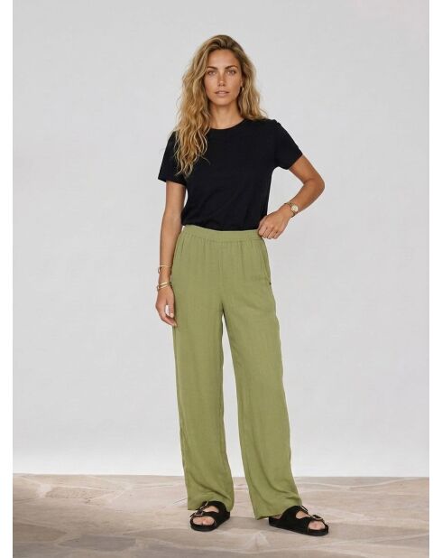 Mittelgrüne, weite und fließende Hose