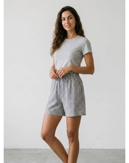 Pantalones cortos grises de lino a rayas
