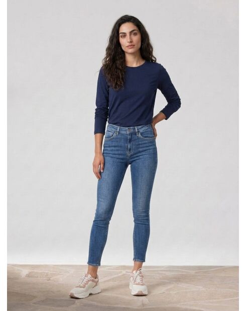 Blaue Skinny-Jeans mit hoher Taille
