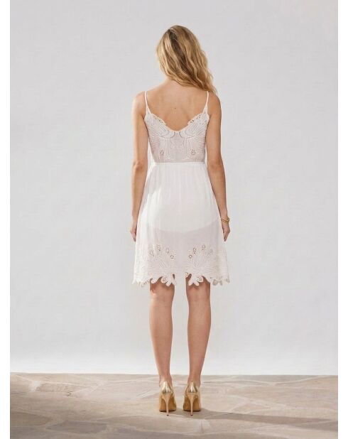Vestido blanco bordado