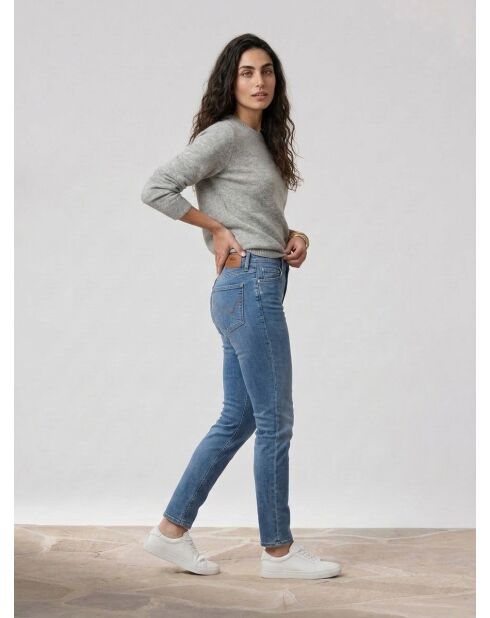 Mittelblaue Skinny-Jeans mit hoher Taille