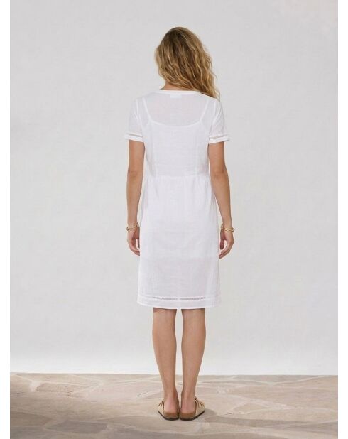 Weißes Cara-Kleid