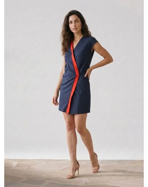 Marineblau/rotes Kleid mit Kreuzhalsausschnitt