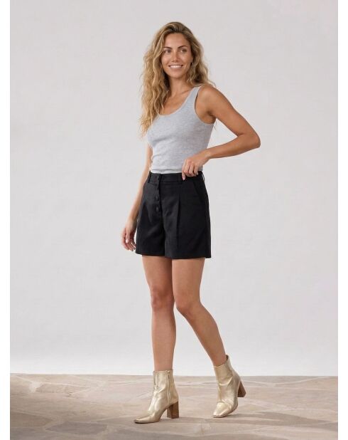 Ezielle schwarze Shorts