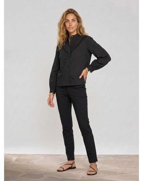 Camicetta in cotone biologico 100% con ricamo inglese nero