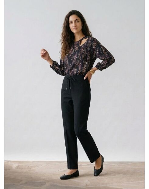 Blusa fluida con motivo multicolore e cut-out
