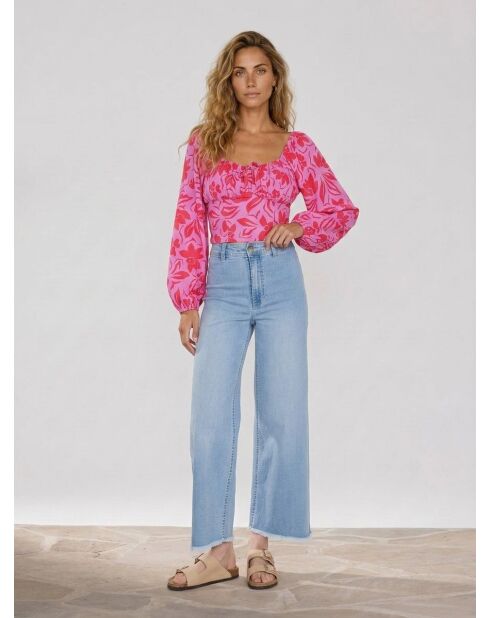 Kurzes Top mit lila/roten Blumen