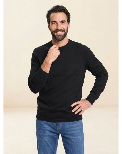 Pull col rond uni noir