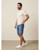 Gerade geschnittene, blau gewaschene Jeansshorts