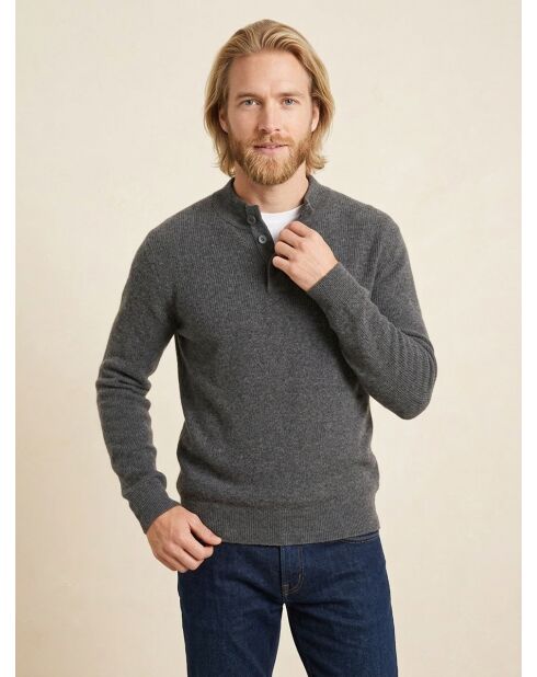 Pullover aus Wolle und Baumwolle mit grauen Knöpfen