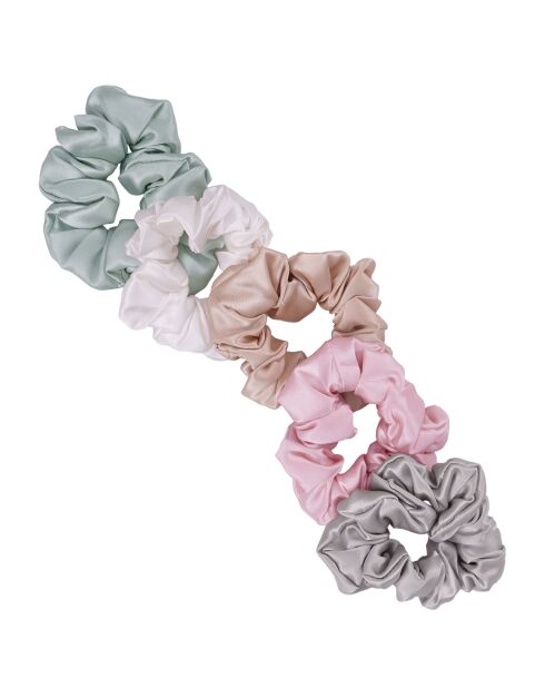 Ivoorkleurige zijden scrunchie