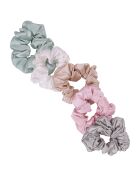 Roze zijden scrunchie
