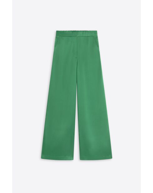Pantalones verdes gigantes