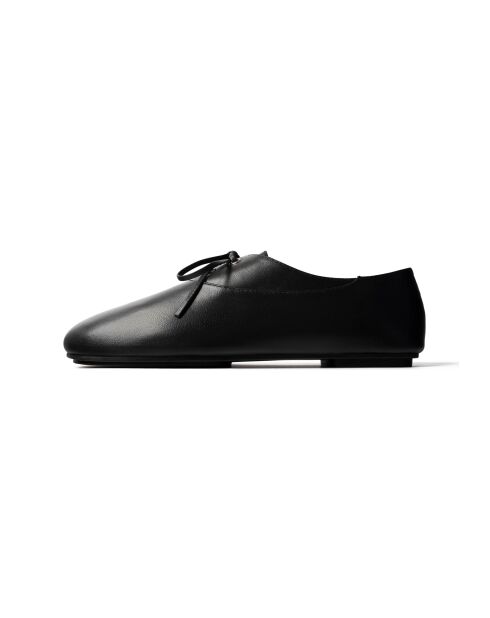 Chaussures basses en cuir A Slow Dance Away noires