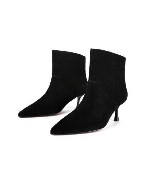 Superluminale schwarze Wildlederstiefel