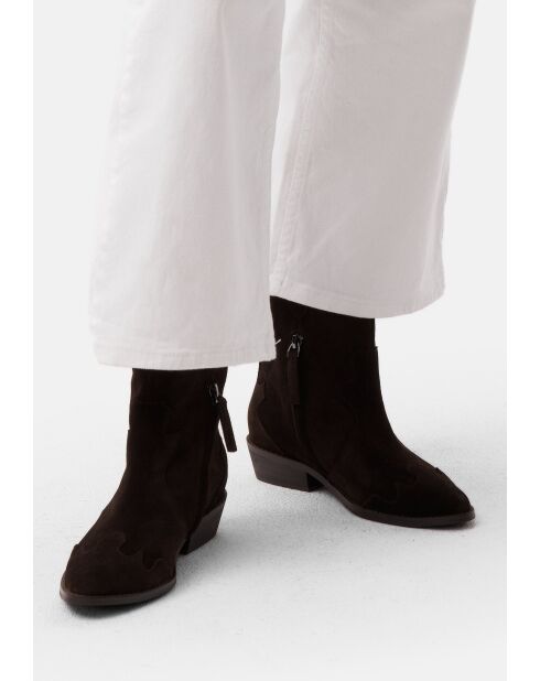 Braune Lederstiefel Walk Between Stars