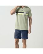 Pijama, camiseta de manga corta y pantalones cortos verdes