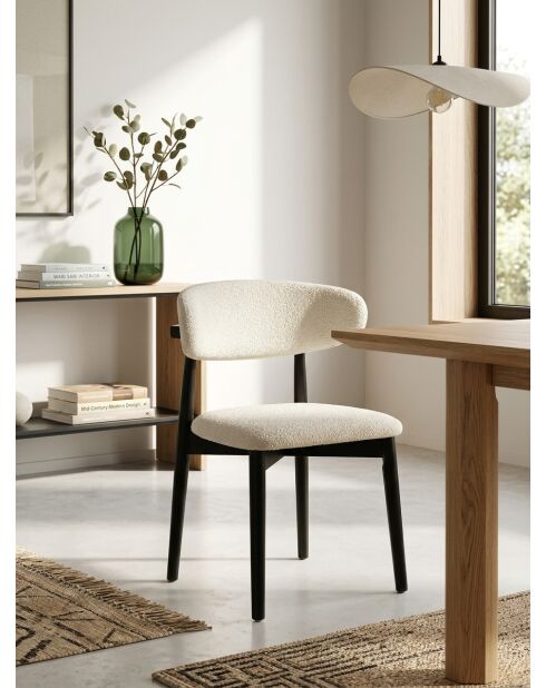 Chaise en bois bouclé Sari blanc/noir
