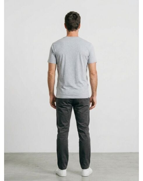 T-shirt met grijs wapenschild