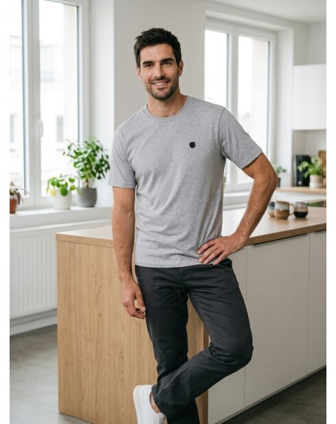 T-shirt met grijs wapenschild