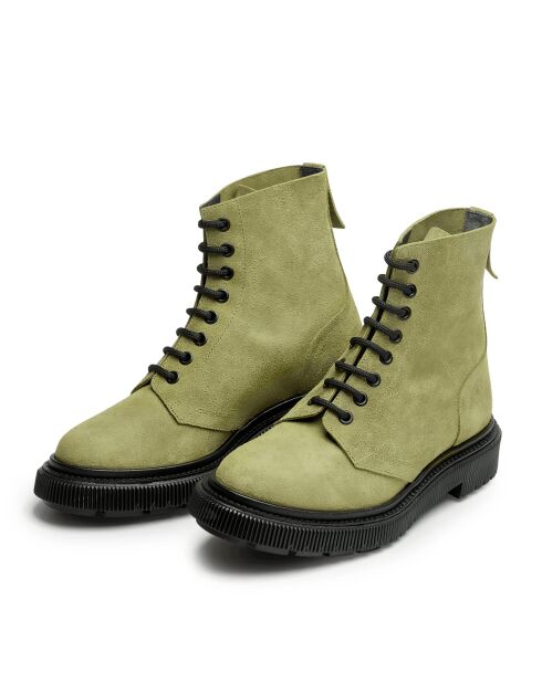 Khakifarbene Schnürstiefel aus Veloursleder
