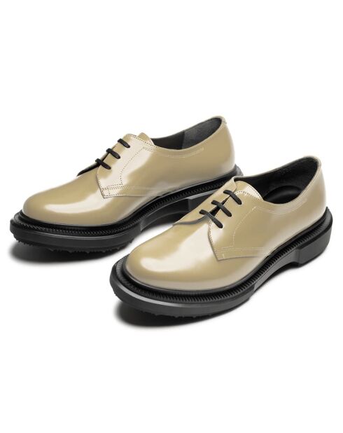 Derbies en cuir sable