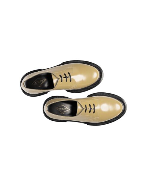 Derbies en cuir sable